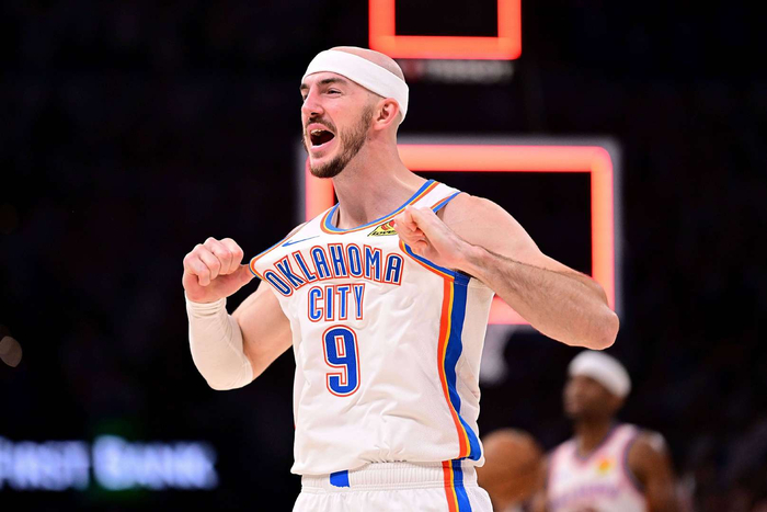 星空体育-雷霆缩减开支，卡鲁索或离队，昔日防守悍将或重返紫金军团|湖人|里夫斯|谢伊·吉尔杰斯-亚历山大|俄克拉荷马雷霆队|肯里奇-威廉姆斯_新浪新闻