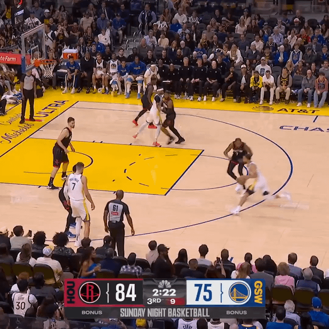 星空体育-库里把KD晃成&amp;quot;木头人&amp;quot;，2秒完成读心反杀